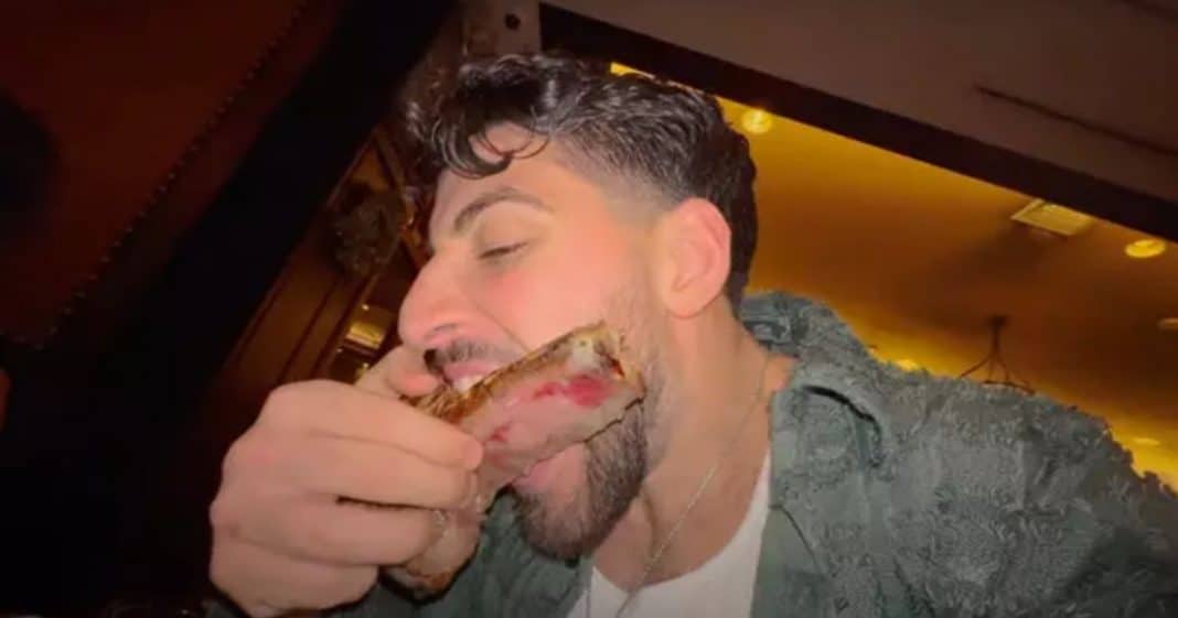 Homem passa 60 dias comendo apenas carne vermelha e revela como isso afetou seu corpo