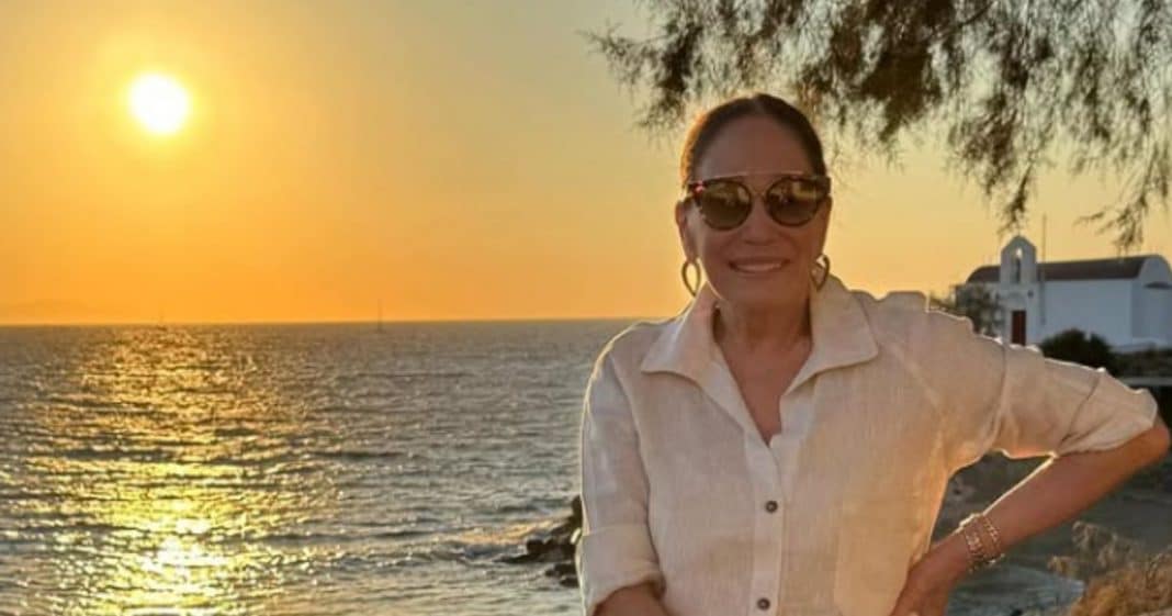 Susana Vieira surpreende seus seguidores ao compartilhar fotos de biquíni celebrando seus 83 anos nas redes sociais: “Maravilhosa”