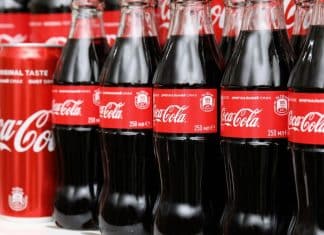 Especialista revela mensagem oculta no logotipo da Coca-Cola que quase ninguém percebe