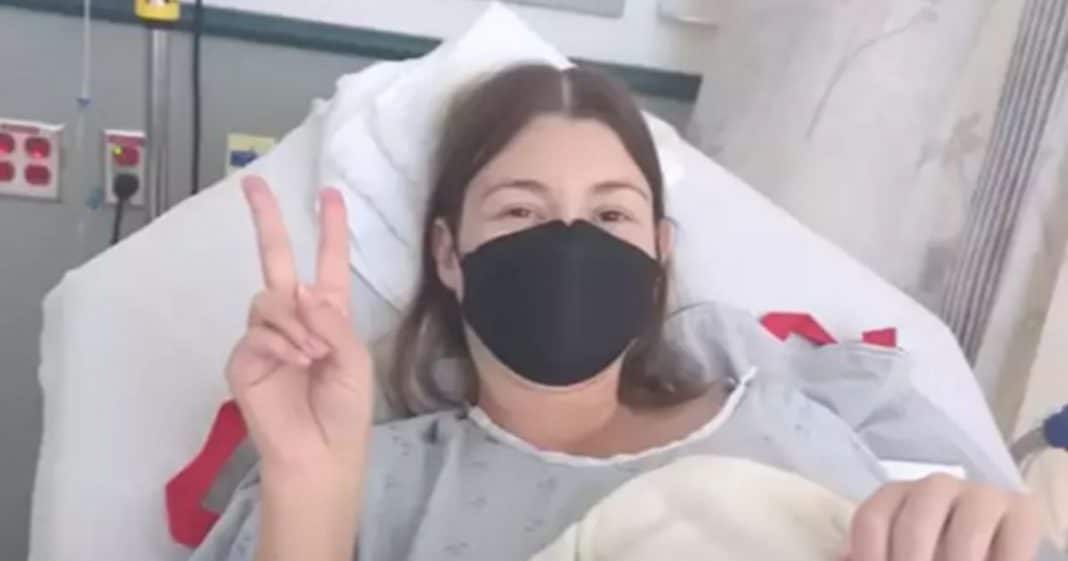 Mulher compartilha mudanças nos hábitos intestinais revelaram um diagnóstico de câncer