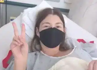 Mulher compartilha mudanças nos hábitos intestinais revelaram um diagnóstico de câncer