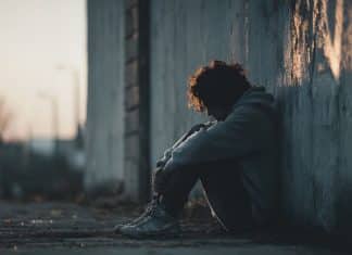 5 Sinais de trauma emocional na infância que você confunde com traços da sua personalidade