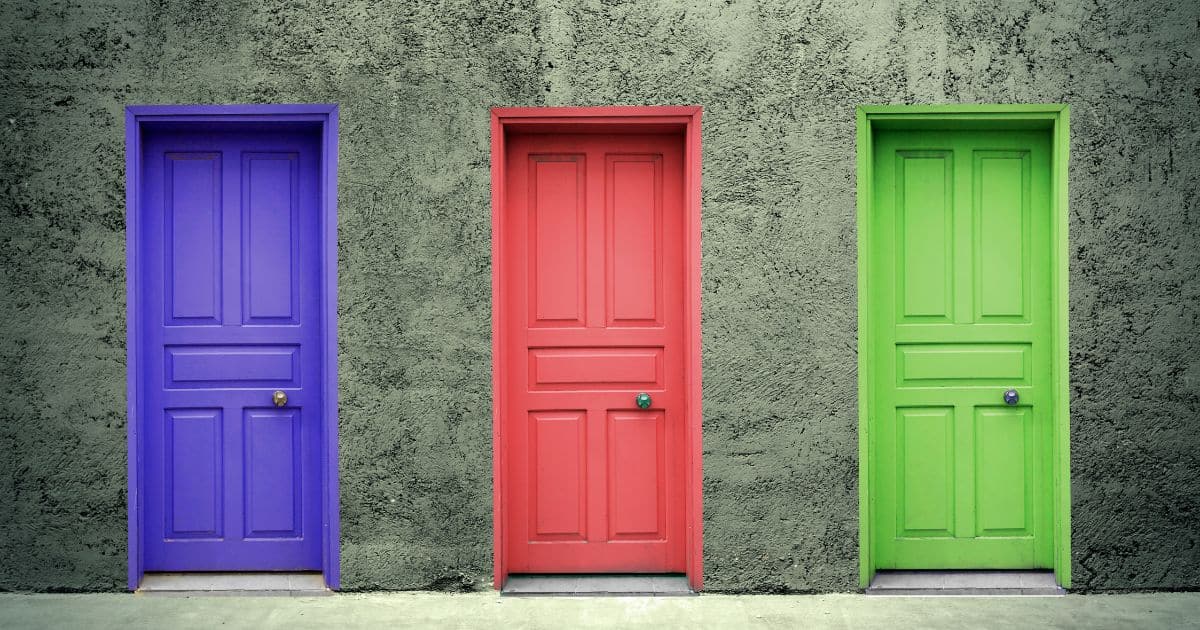 resilienciamag.com - Escolha uma porta e descubra a mensagem que vai transformar o fim do seu ano