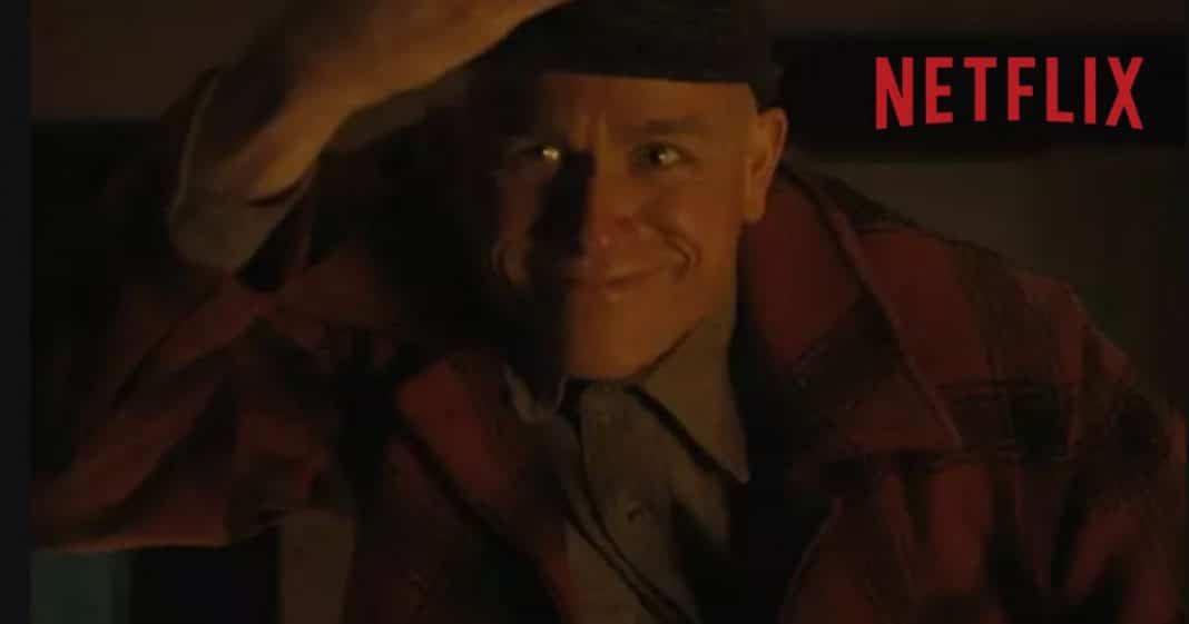 Charlie Hunnam passou por transformação extrema para interpretar o assassino Ed Gein em nova série da Netflix