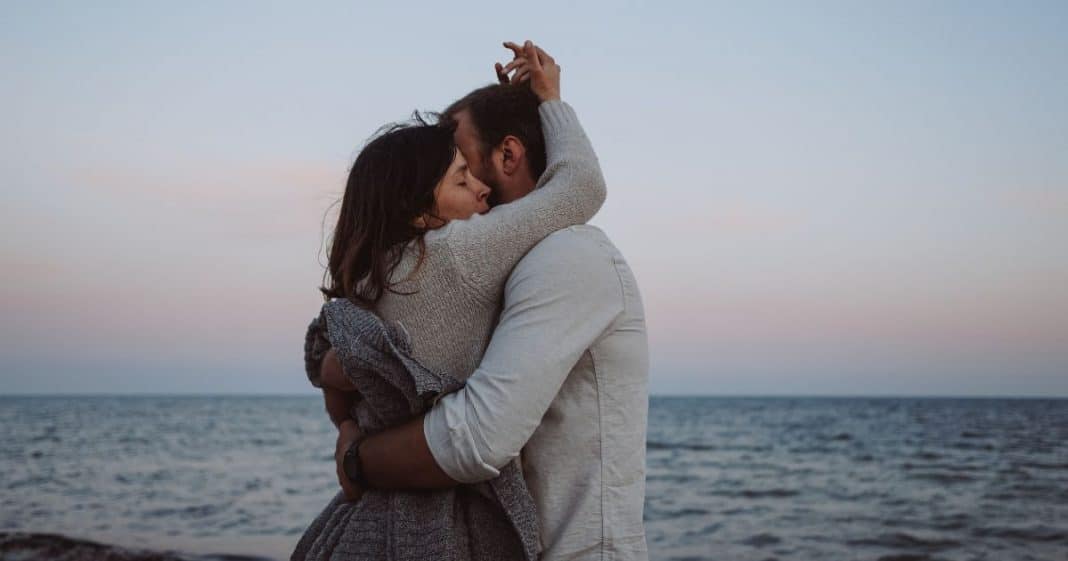 destino-ou-coincidencia-um-amor-carmico-vai-reaparecer-na-vida-desses-3-signos Destino ou coincidência? Um amor cármico vai reaparecer na vida desses 3 signos