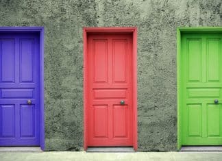 Escolha uma porta e descubra a mensagem que vai transformar o fim do seu ano