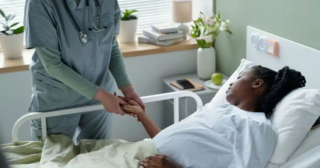 enfermeira-revela-as-4-frases-mais-ditas-antes-da-morte-e-o-que-elas-significam-sobre-a-alma-humana Enfermeira revela as 4 frases mais ditas antes da morte — e o que elas significam sobre a alma humana