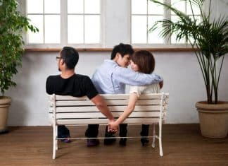 Especialista em divórcios explica por que homens e mulheres traem de formas completamente diferentes