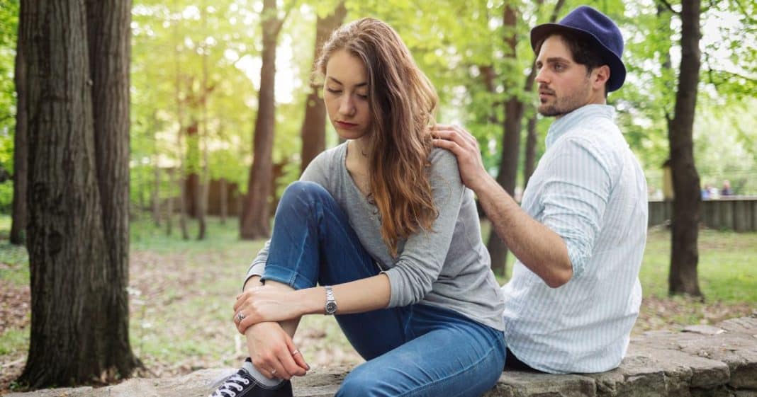 Especialista revela o sinal mais perigoso de que o amor acabou — e por que ele destrói qualquer relacionamento