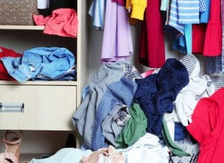 O que seu armário tenta te dizer sobre o que você sente — Descubra o lado psicológico sobre o acúmulo de roupas