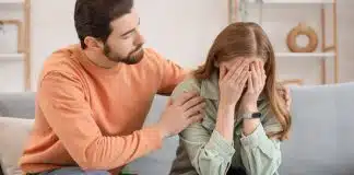 Hábitos de pessoas narcisistas que indicam abuso emocional — e quase ninguém percebe