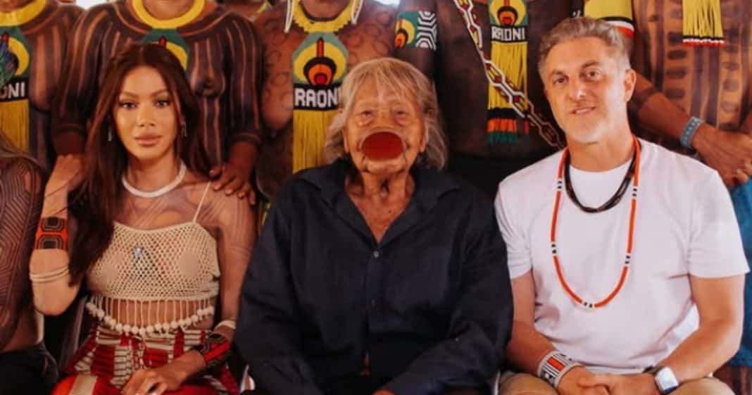 luciano-huck-vira-alvo-de-polemica-apos-video-no-xingu-apresentador-culpa-direcao-de-arte-e-esclarece-pedido-sobre-celulares Luciano Huck vira alvo de polêmica após vídeo no Xingu: Apresentador culpa direção de arte e esclarece pedido sobre celulares