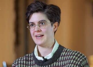 Milionária diz que não merece sua fortuna e decide se livrar dela