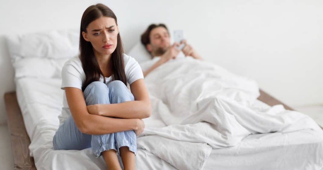 Pessoas traídas revelam o primeiro sinal quase invisível da infidelidade — e ele não é óbvio