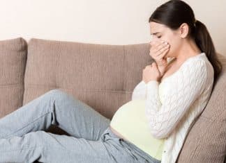 Mulher se desespera ao ver nomes escolhidos pelo marido para o filho e história viraliza