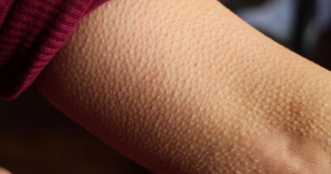 Sentiu um arrepio ou toque invisível quando estava sozinho? O que isso pode significar