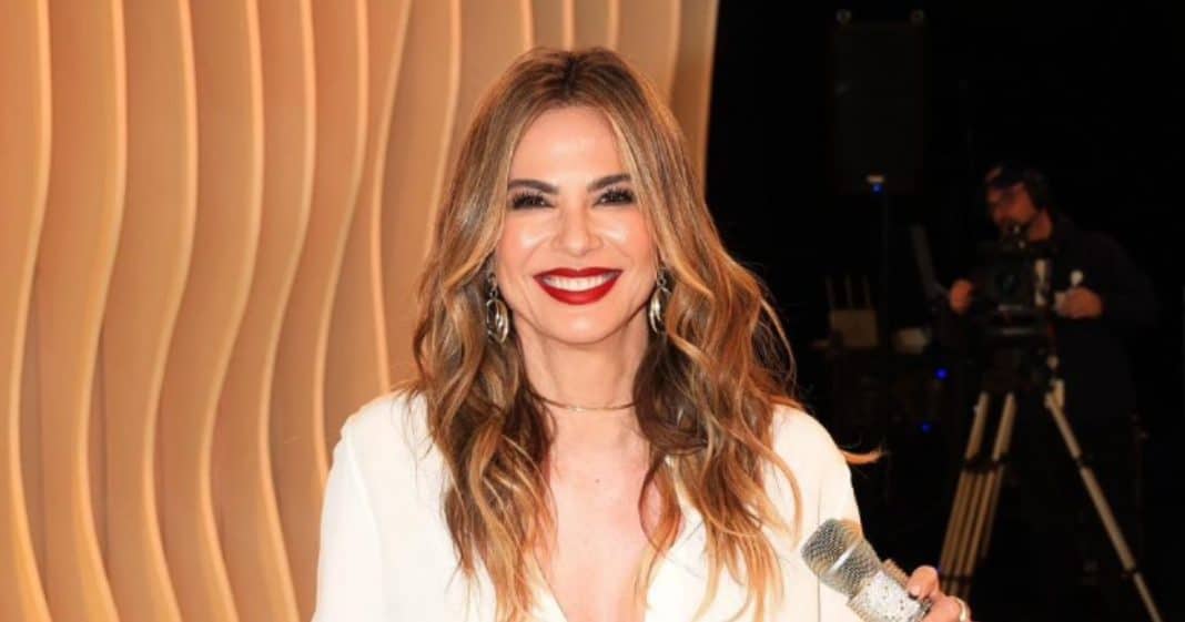 Luciana Gimenez quebra o silêncio após ter o nome citado no caso Epstein