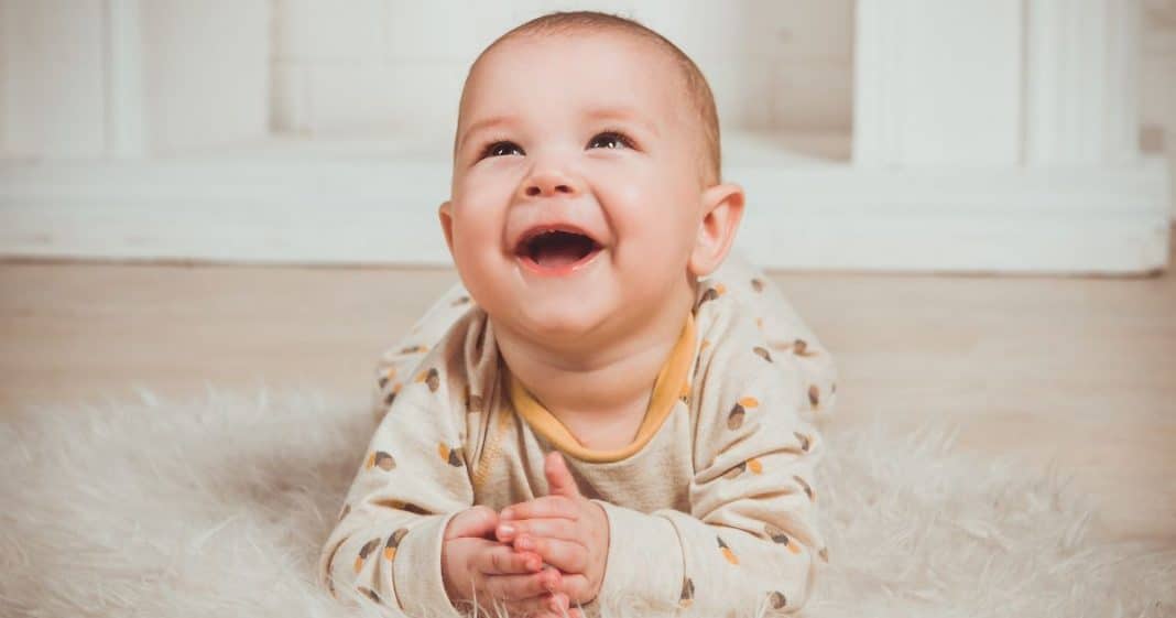 Bebês nascidos em 2026 já têm nome? Especialistas apontam qual será a nova geração