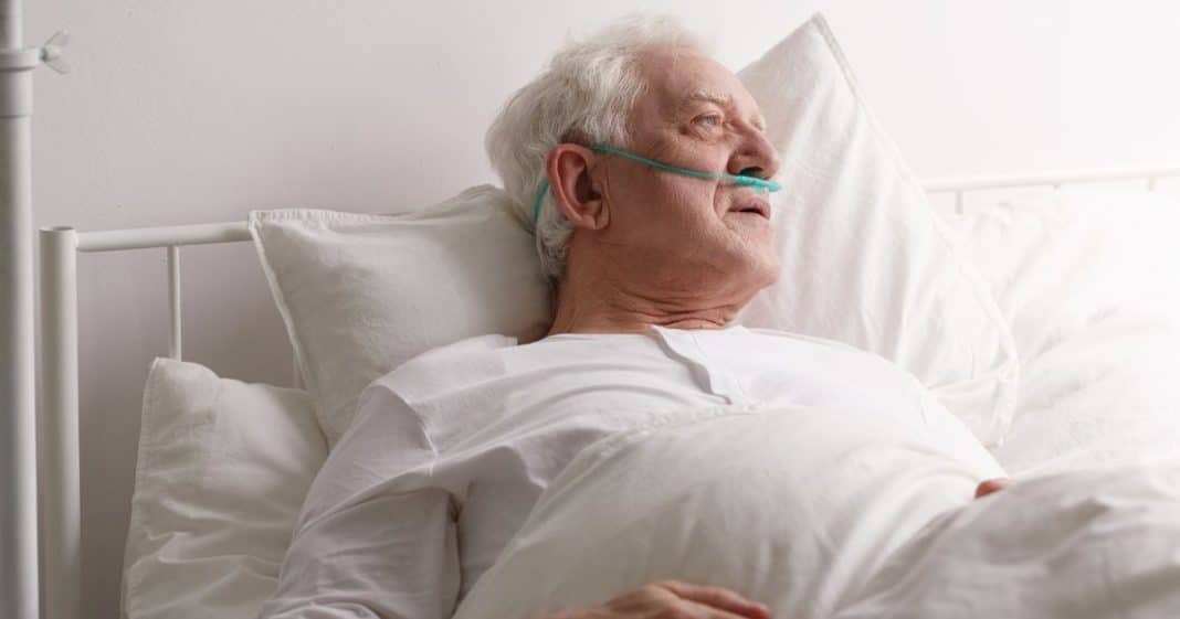 enfermeira-revela-o-que-pacientes-veem-segundos-antes-de-morrer-e-o-relato-esta-intrigando-a-internet Enfermeira revela o que pacientes veem segundos antes de morrer e o relato está intrigando a internet