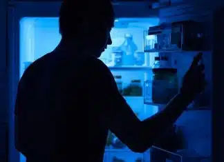 Especialistas alertam sobre 3 tipos de alimentos que você deve evitar antes de dormir