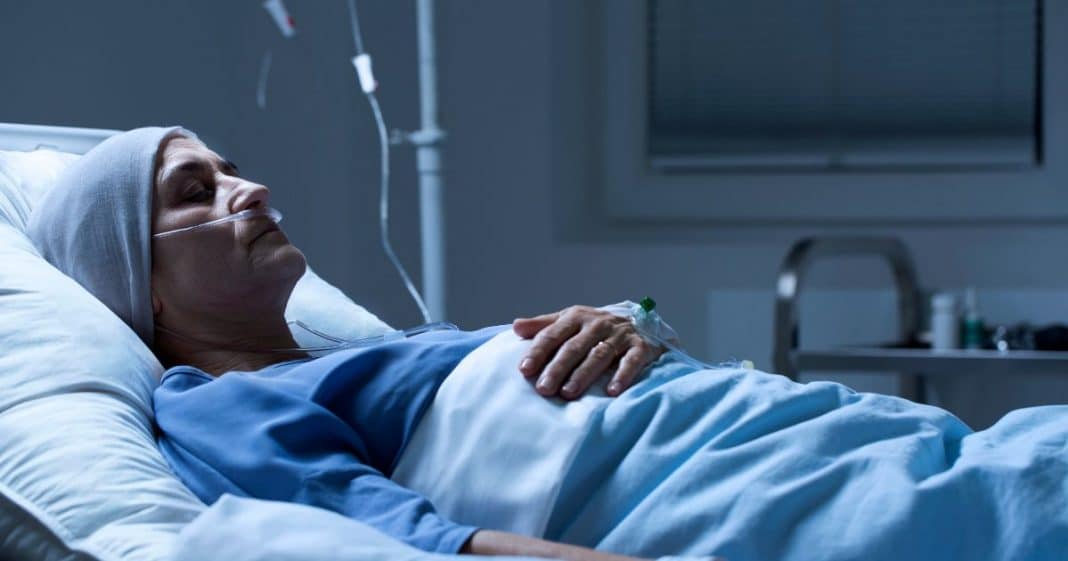 Por que algumas pessoas parecem sofrer mais antes da morte? Essa visão espiritual vem chamando atenção