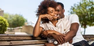 Seu marido pode não ser perfeito, mas se ele faz essas 3 coisas, seu relacionamento é saudável