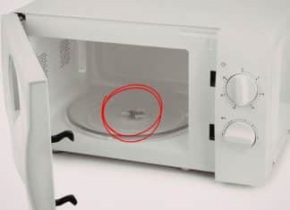 A peça escondida do micro-ondas que quase ninguém percebe, mas faz toda a diferença