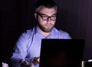 Homem usa IA para se candidatar a 1.000 vagas enquanto dorme — e o resultado surpreende