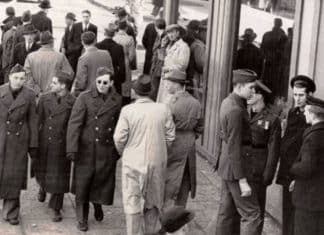 Uma foto de 1943 voltou a assustar a internet por um detalhe impossível de ignorar