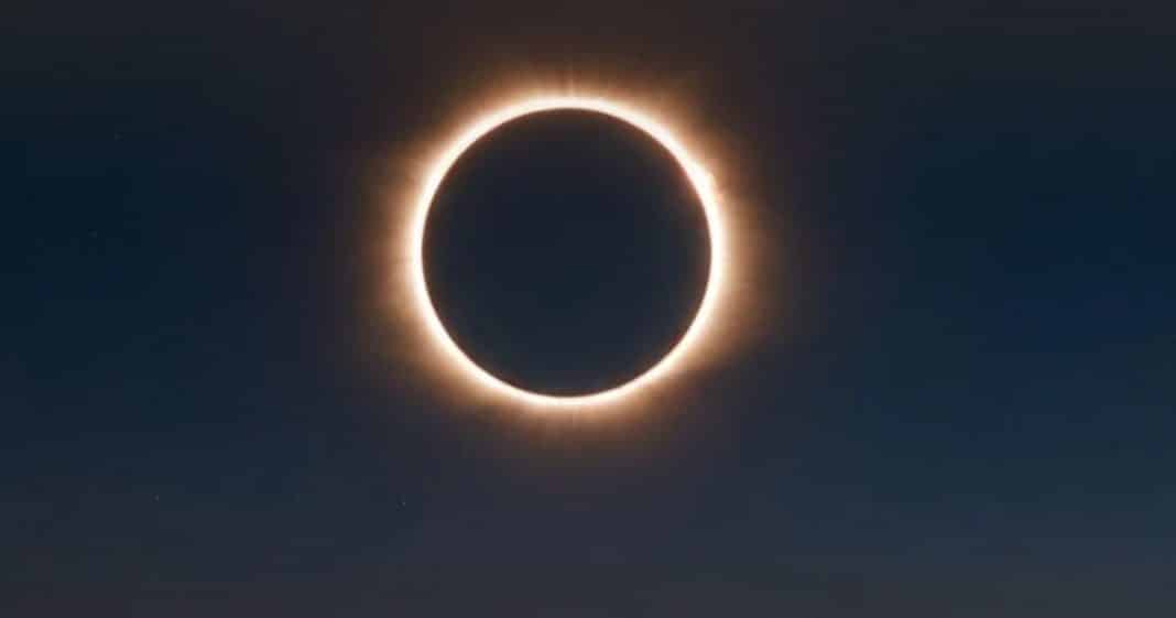 Agosto chega com eclipses e promete mudar o destino de 4 signos — o seu está entre eles?