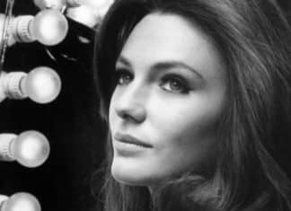 Aos 81 anos, essa atriz nunca recorreu a cirurgia plástica e segue ativa em Hollywood — e é madrinha de uma estrela mundialmente famosa. Você sabe quem é?