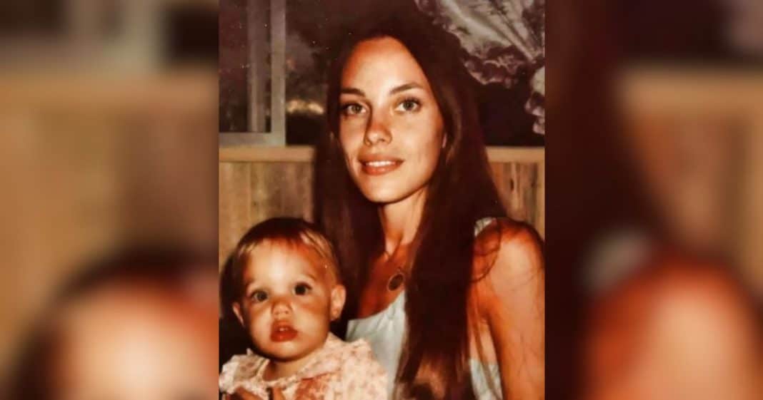 Essa menina cresceu entre um pai famoso e uma infância bem mais turbulenta do que parecia de fora — hoje é uma das atrizes mais respeitadas de Hollywood. Você sabe quem é?