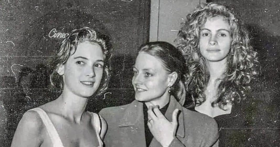 Uma foto de 1989 reúne 3 atrizes que ainda não eram famosas — hoje são lendas do cinema. Você reconhece quem são?